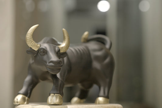 Resin Geometric Bull Sculpture Ornament Abstract Animal Figurines for Home Decoration