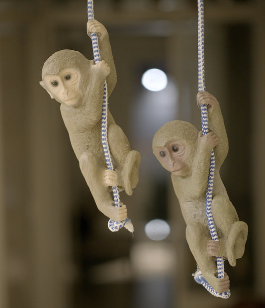Resin Monkey Climbing Hanging Animal Statue with Rope shwpiece for Gift