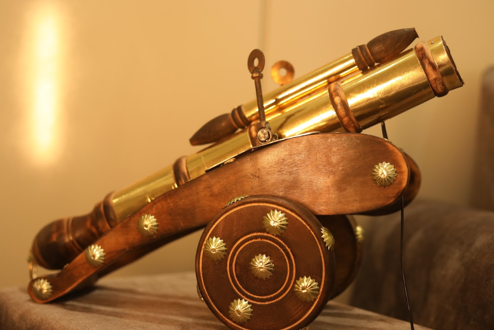 Handicraft & Artifact Showpiece